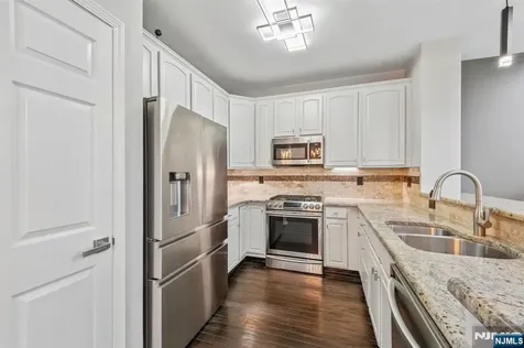 102 Abbie Court West New York NJ 07093