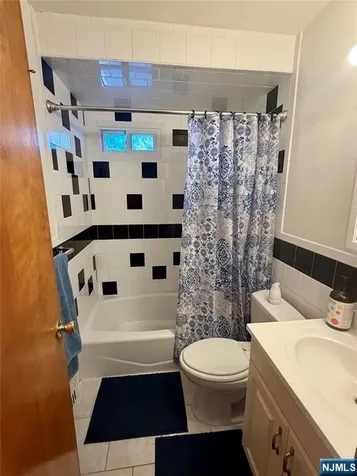 125 Mckinley Avenue Lodi NJ 07644
