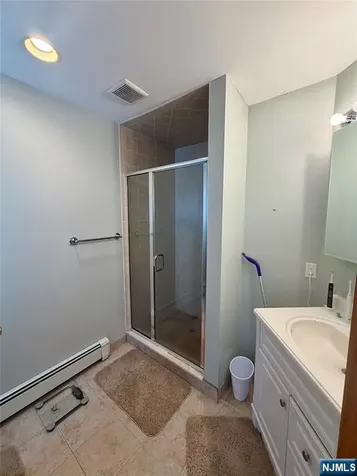 125 Mckinley Avenue Lodi NJ 07644