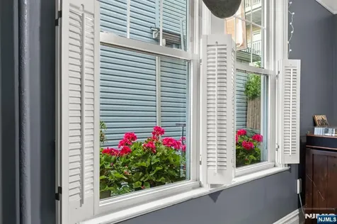 370 Undercliff Avenue Edgewater NJ 07020