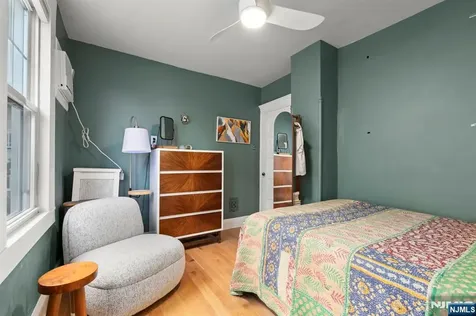 370 Undercliff Avenue Edgewater NJ 07020