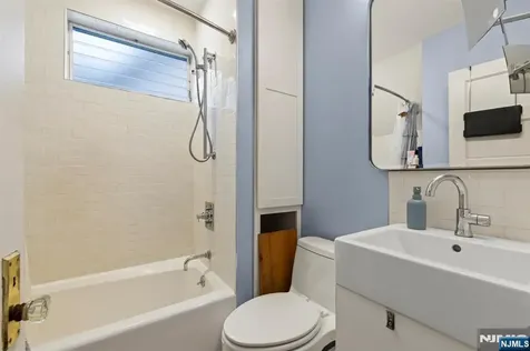 370 Undercliff Avenue Edgewater NJ 07020
