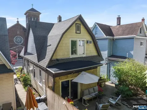 370 Undercliff Avenue Edgewater NJ 07020