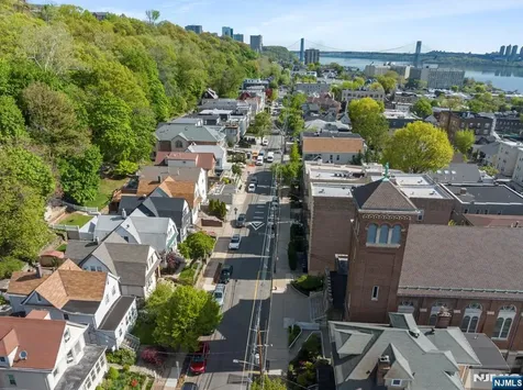 370 Undercliff Avenue Edgewater NJ 07020