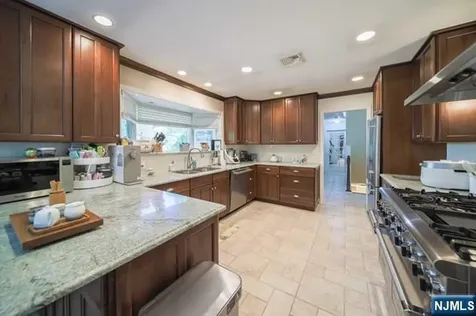 4 Mellon Lane Tenafly NJ 07670
