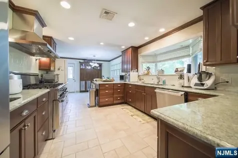 4 Mellon Lane Tenafly NJ 07670