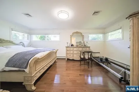4 Mellon Lane Tenafly NJ 07670