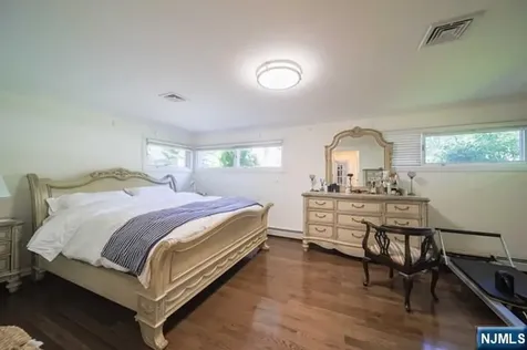 4 Mellon Lane Tenafly NJ 07670