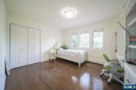 4 Mellon Lane Tenafly NJ 07670