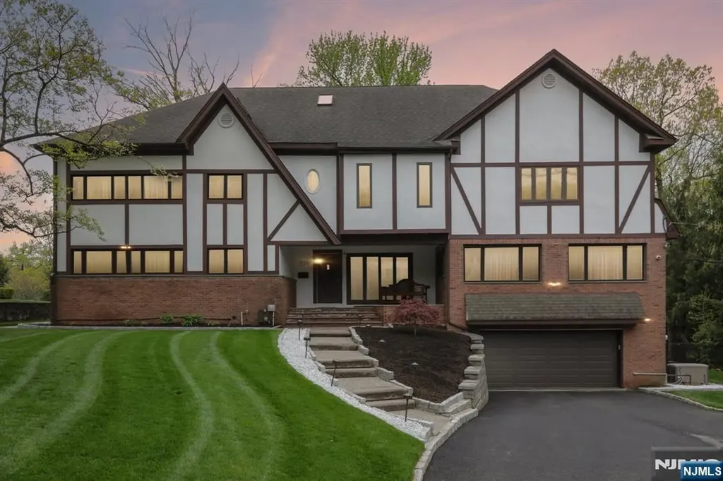 536 Illingworth Avenue Englewood NJ 07631