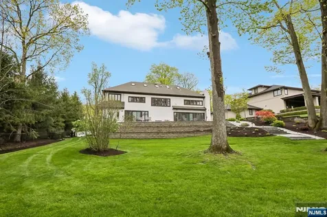 536 Illingworth Avenue Englewood NJ 07631