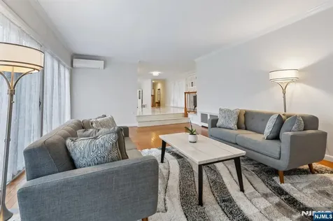 536 Illingworth Avenue Englewood NJ 07631