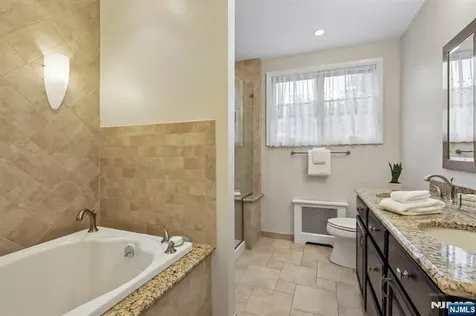 536 Illingworth Avenue Englewood NJ 07631
