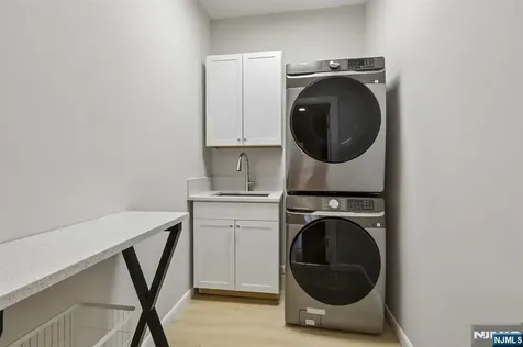 536 Illingworth Avenue Englewood NJ 07631