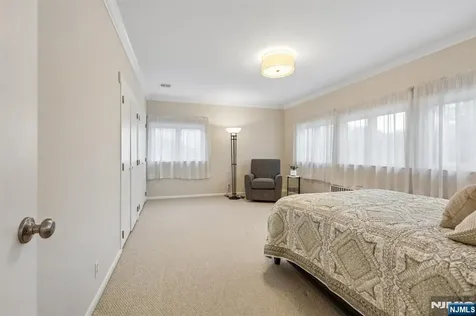 536 Illingworth Avenue Englewood NJ 07631