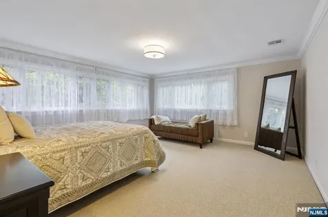 536 Illingworth Avenue Englewood NJ 07631