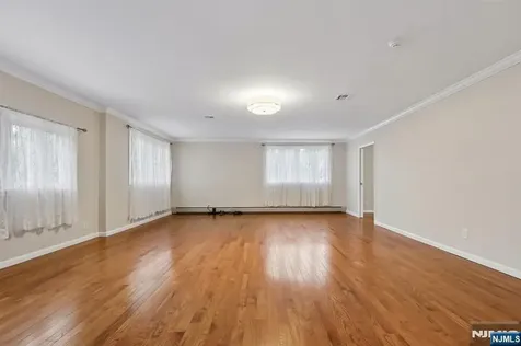 536 Illingworth Avenue Englewood NJ 07631