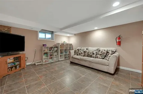 340 Sherman Avenue Teaneck NJ 07666