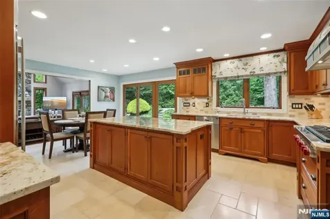 469 Hartung Drive Wyckoff NJ 07481
