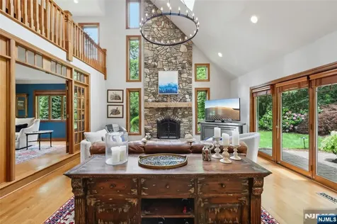469 Hartung Drive Wyckoff NJ 07481
