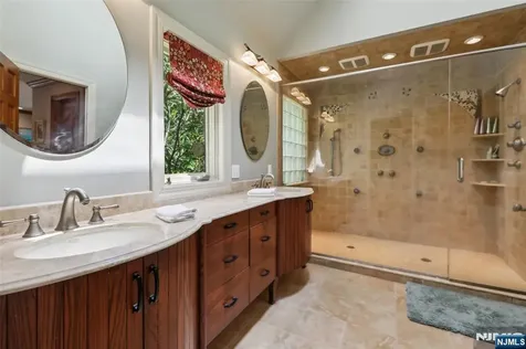 469 Hartung Drive Wyckoff NJ 07481