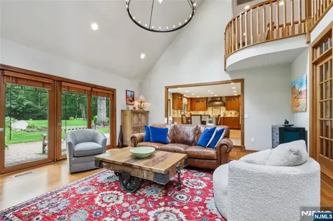 469 Hartung Drive Wyckoff NJ 07481