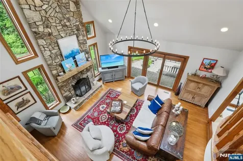 469 Hartung Drive Wyckoff NJ 07481