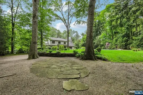 469 Hartung Drive Wyckoff NJ 07481