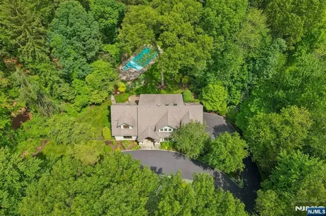 469 Hartung Drive Wyckoff NJ 07481