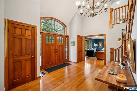 469 Hartung Drive Wyckoff NJ 07481