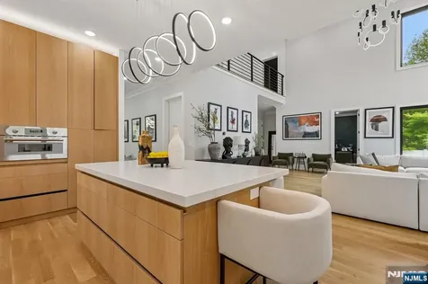 424 Ridgewood Avenue Paramus NJ 07652