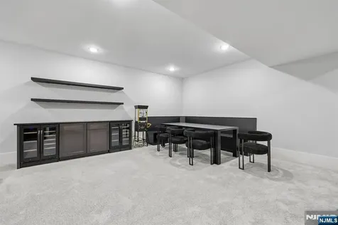 424 Ridgewood Avenue Paramus NJ 07652