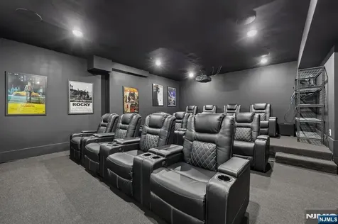 424 Ridgewood Avenue Paramus NJ 07652