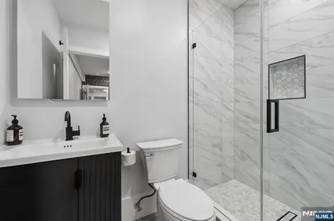 424 Ridgewood Avenue Paramus NJ 07652