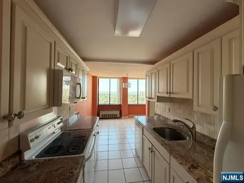 200 Winston Drive Cliffside Park NJ 07010