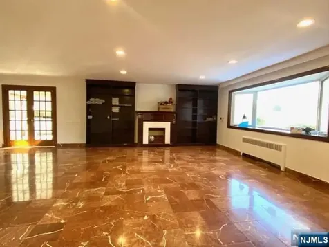 330 Westview Avenue Fort Lee NJ 07024