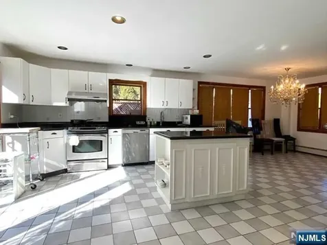 330 Westview Avenue Fort Lee NJ 07024