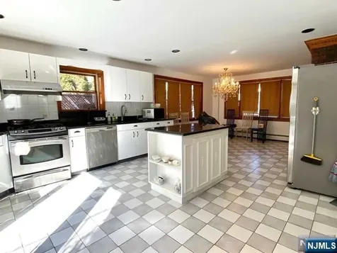 330 Westview Avenue Fort Lee NJ 07024