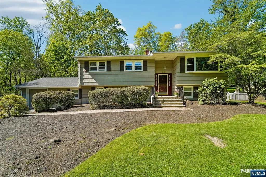 44 Brookwood Drive Mahwah NJ 07430