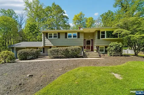 44 Brookwood Drive Mahwah NJ 07430
