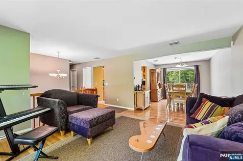 44 Brookwood Drive Mahwah NJ 07430