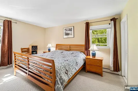 44 Brookwood Drive Mahwah NJ 07430