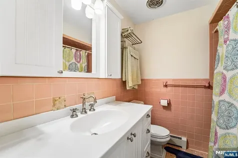 44 Brookwood Drive Mahwah NJ 07430