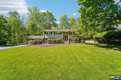 44 Brookwood Drive Mahwah NJ 07430