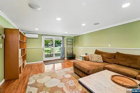 44 Brookwood Drive Mahwah NJ 07430