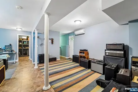 44 Brookwood Drive Mahwah NJ 07430
