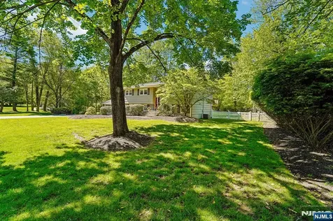 44 Brookwood Drive Mahwah NJ 07430