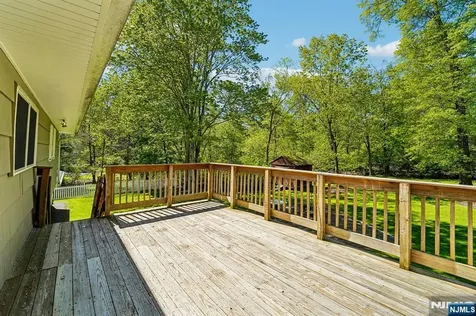 44 Brookwood Drive Mahwah NJ 07430