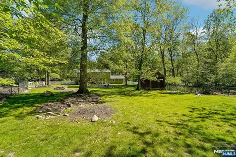 44 Brookwood Drive Mahwah NJ 07430