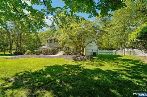 44 Brookwood Drive Mahwah NJ 07430
